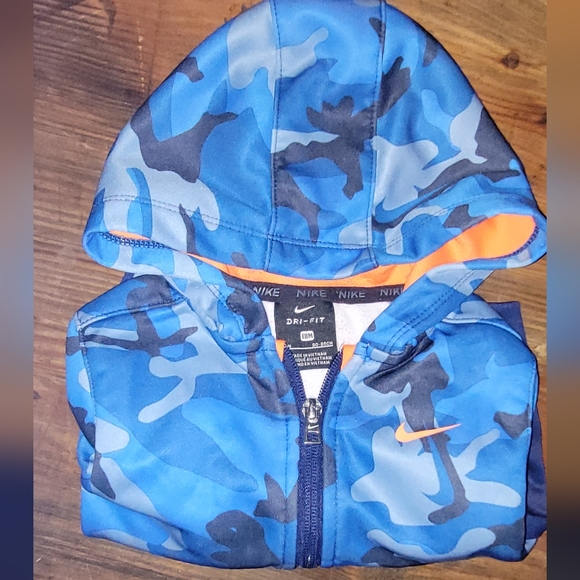 Nike Hoodie - Picture 2 of 3